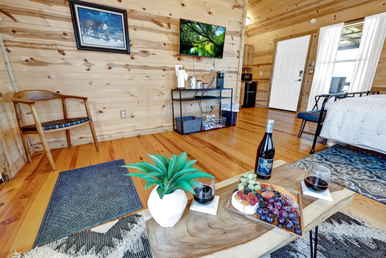 Rocky Ridge Cedar Cabin With Hot Tub & Amazing Views Crabapple Exteriör bild