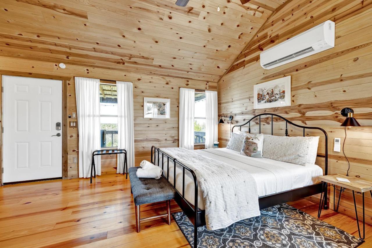Rocky Ridge Cedar Cabin With Hot Tub & Amazing Views Crabapple Exteriör bild